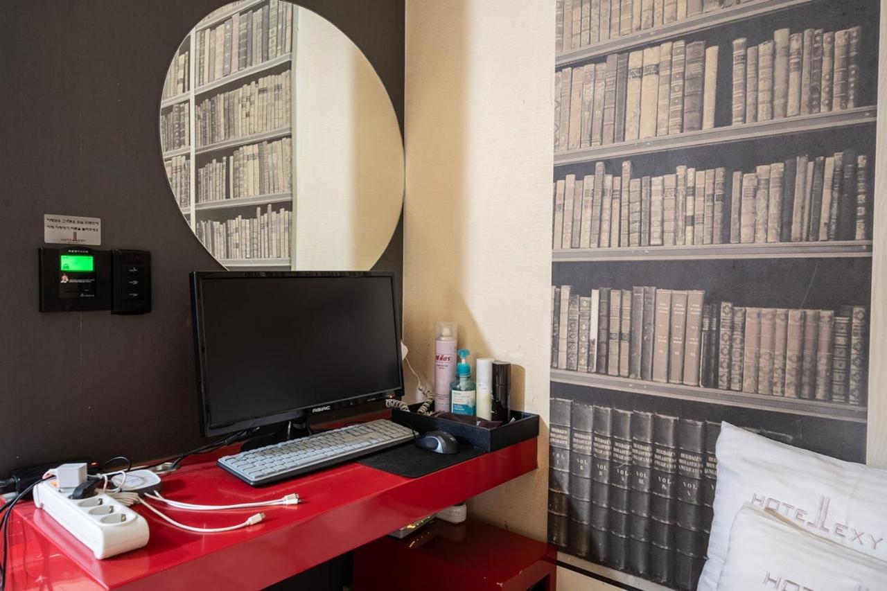Guri Lexy Hotel Extérieur photo