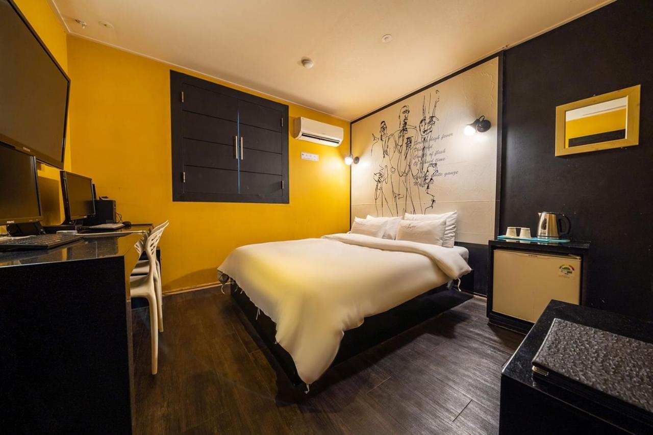 Guri Lexy Hotel Extérieur photo